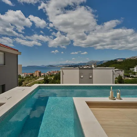 Ns Luxury Villa *