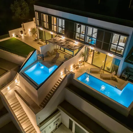 Ns Luxury * 포드스트라나